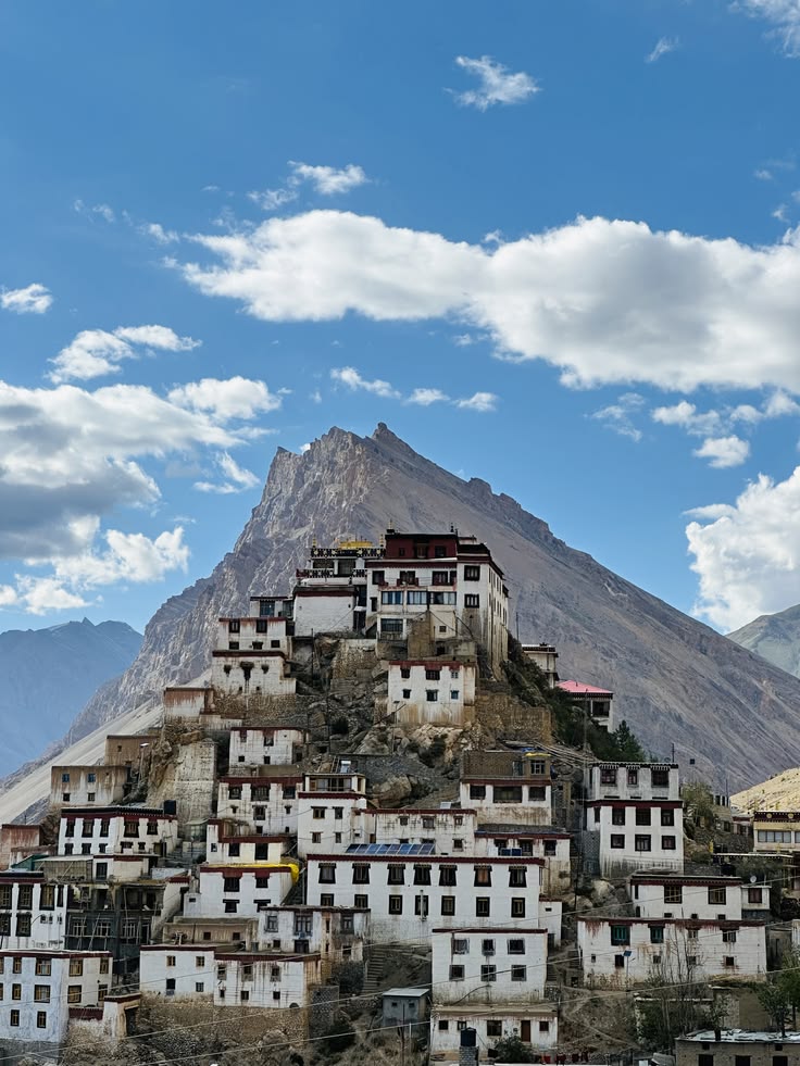Himachal Pradesh Travel Guide - Himachal Pradesh Tourism